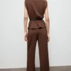 Gerade geschnittene Hose mit Nahtdetails Gerade geschnittene Hose mit Nahtdetails