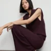 Gerade geschnittene Hose mit Nahtdetails Gerade geschnittene Hose mit Nahtdetails