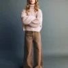 Gerade geschnittene Jeans mit Blumenmuster Gerade geschnittene Jeans mit Blumenmuster