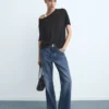 Gerade geschnittene Jeans mit Öffnungen Gerade geschnittene Jeans mit Öffnungen