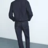 Gerade geschnittene Jeans mit Öffnungen