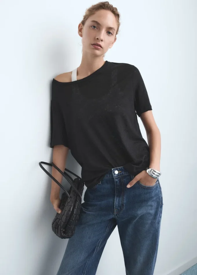 Gerade geschnittene Jeans mit Öffnungen Gerade geschnittene Jeans mit Öffnungen