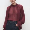 Gerade geschnittene Jeans mit Knopfleiste Gerade geschnittene Jeans mit Knopfleiste