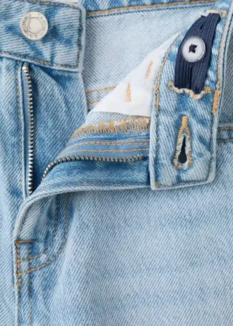 Gerade geschnittene Jeans mit mittlerer Leibhöhe