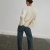 Gerade geschnittene Jeans mit mittlerer Leibhöhe Gerade geschnittene Jeans mit mittlerer Leibhöhe