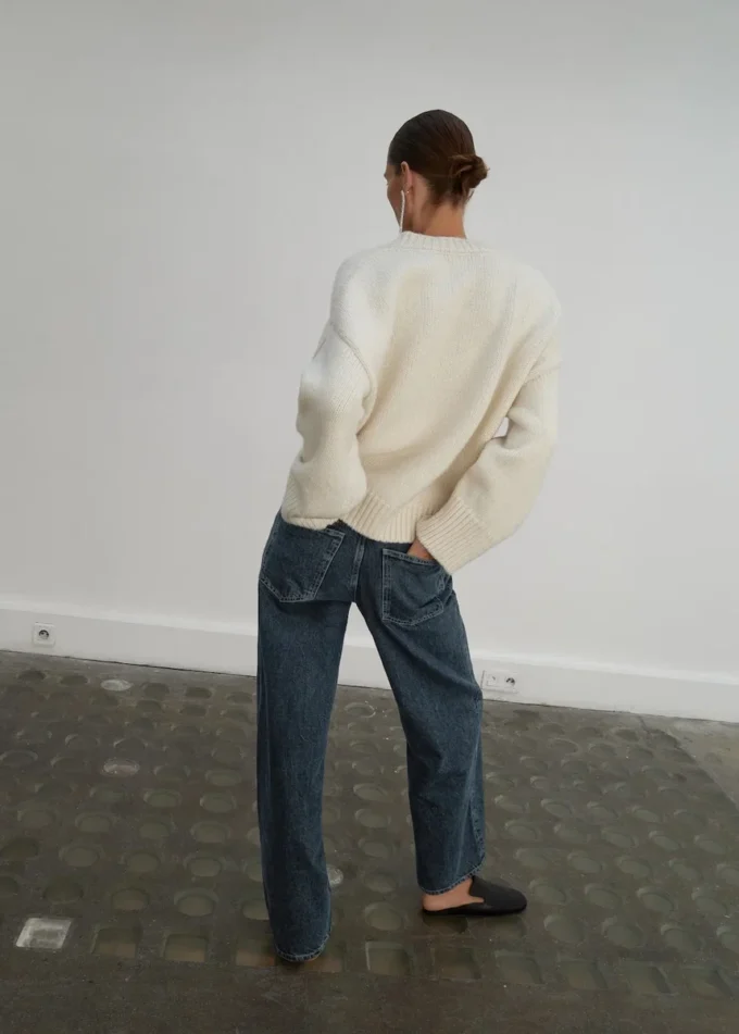 Gerade geschnittene Jeans mit mittlerer Leibhöhe Gerade geschnittene Jeans mit mittlerer Leibhöhe