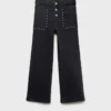 Gerade geschnittene Jeans mit Nieten Gerade geschnittene Jeans mit Nieten