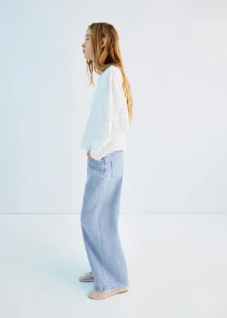 Gerade geschnittene Jeans mit Strassverzierung