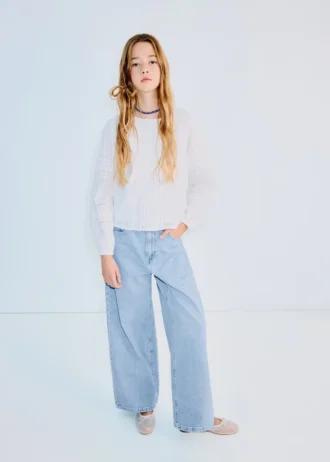 Gerade geschnittene Jeans mit Strassverzierung
