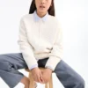 Gerade geschnittene Jeans mit Taschen Gerade geschnittene Jeans mit Taschen