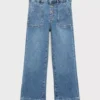 Gerade geschnittene Jeans mit Taschen Gerade geschnittene Jeans mit Taschen