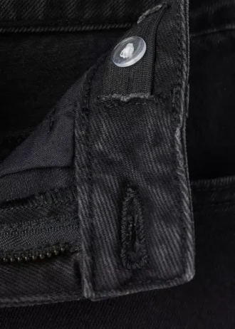 Gerade geschnittene Jeans mit Umschlag