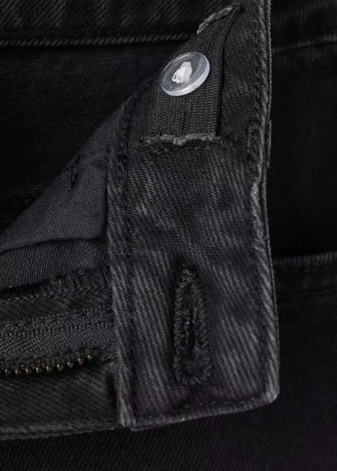 Gerade geschnittene Jeans mit Umschlag Gerade geschnittene Jeans mit Umschlag