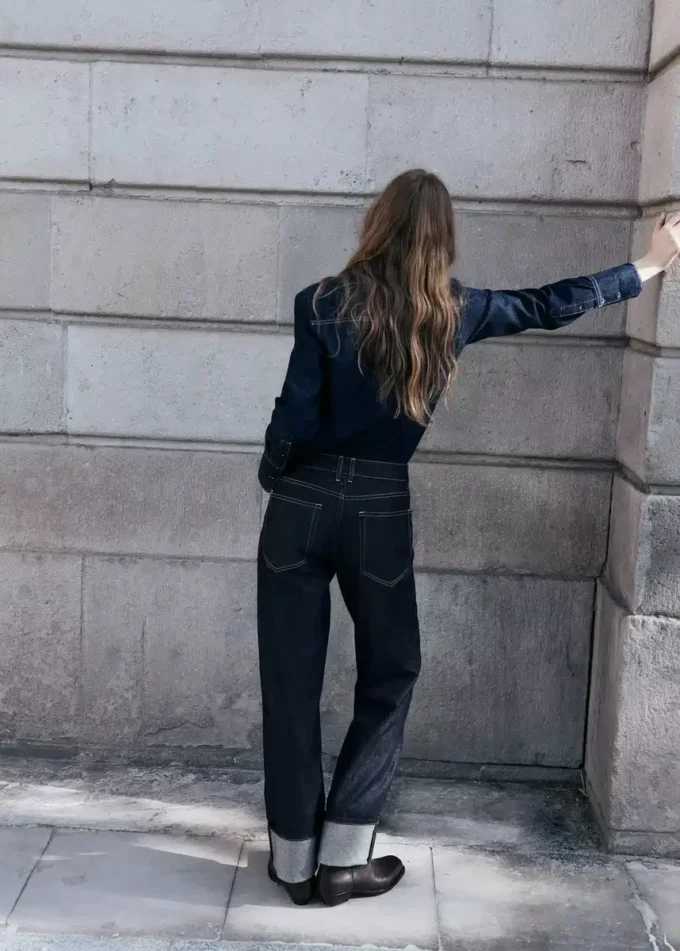 Gerade geschnittene Jeans mit Umschlag Gerade geschnittene Jeans mit Umschlag