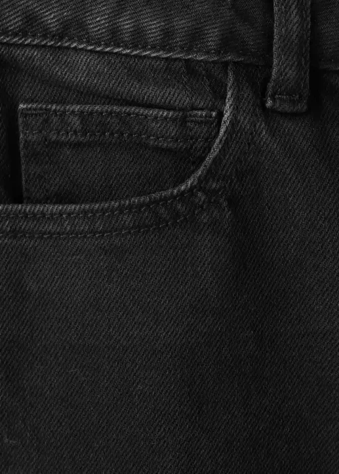 Gerade geschnittene Jeans mit Umschlag Gerade geschnittene Jeans mit Umschlag