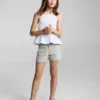 Gerade geschnittene Jeansshorts Gerade geschnittene Jeansshorts