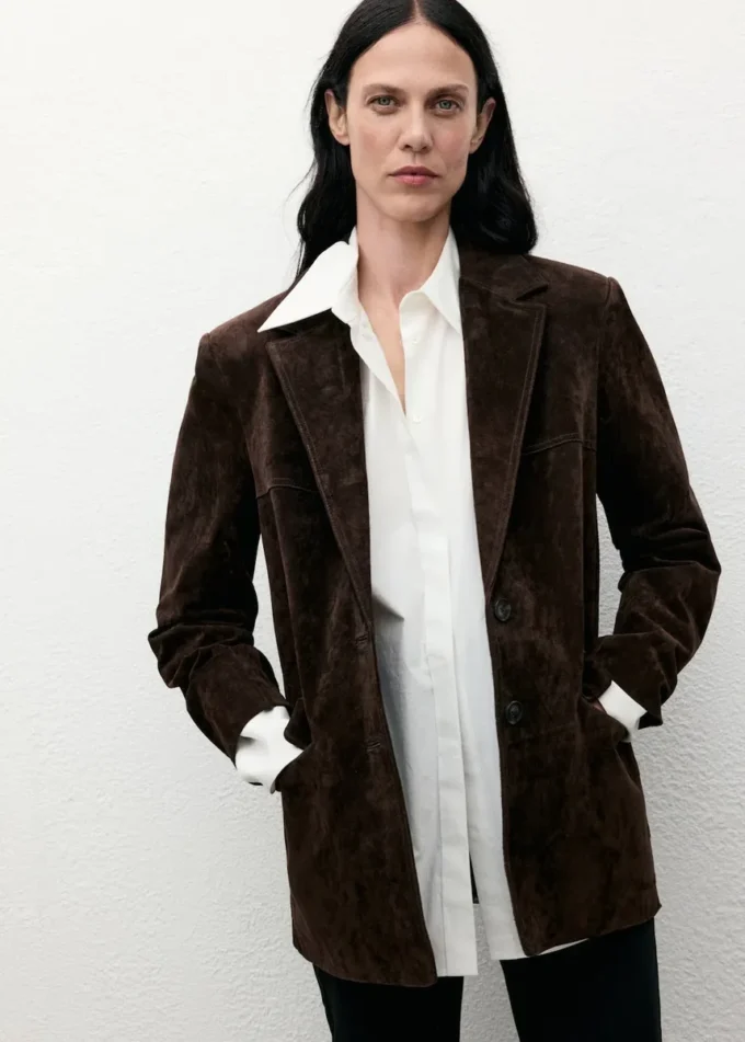 Gerader Blazer aus Wildleder Gerader Blazer aus Wildleder