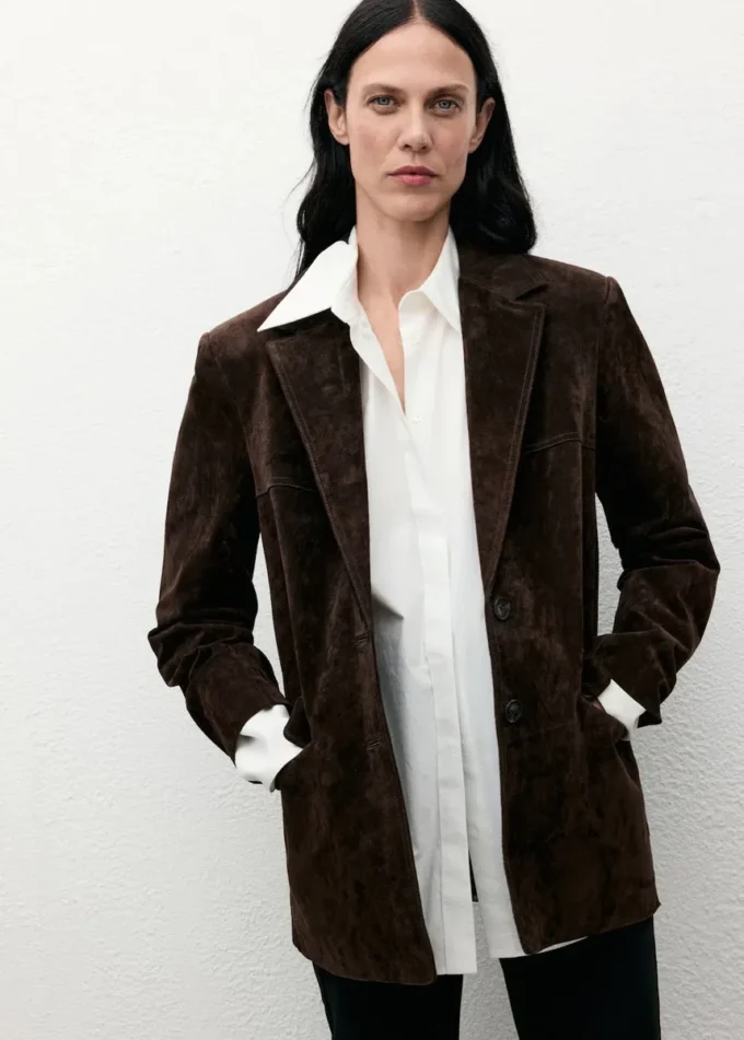 Gerader Blazer aus Wildleder Gerader Blazer aus Wildleder