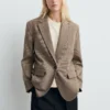 Gerader Blazer mit Pattentaschen Gerader Blazer mit Pattentaschen
