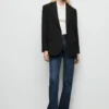 Gerader Blazer mit Pattentaschen Gerader Blazer mit Pattentaschen