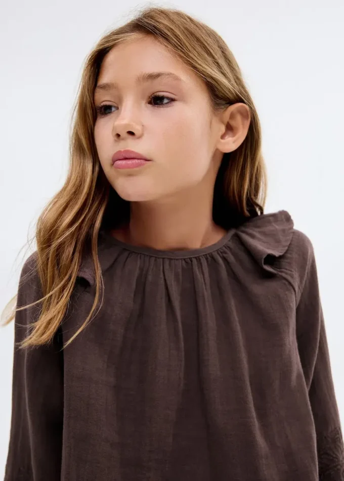 Geraffte, bestickte Bluse Geraffte, bestickte Bluse