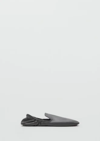Geraffte Lederschuhe