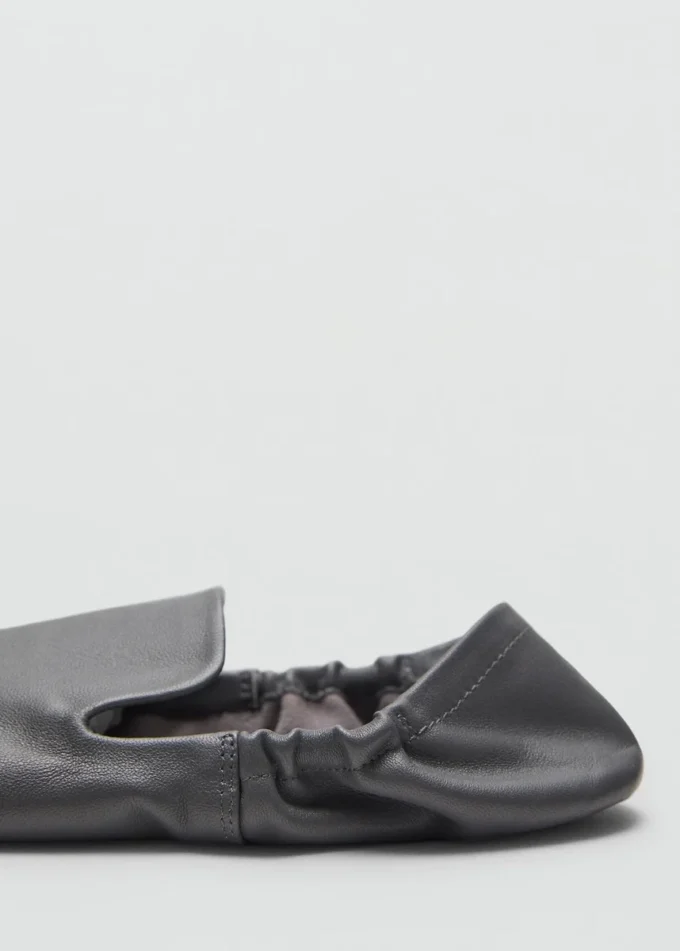 Geraffte Lederschuhe