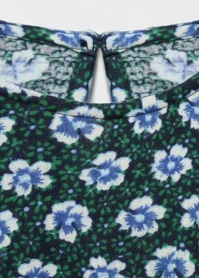 Gerafftes Blumenkleid