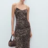 Gerafftes Midikleid mit Leopardenmuster Gerafftes Midikleid mit Leopardenmuster