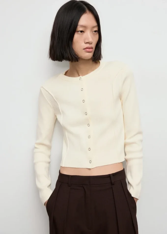 Gerippte Strickjacke Gerippte Strickjacke