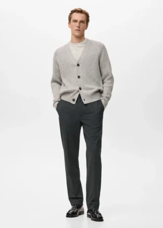 Gerippte Strickjacke aus Wollmischung