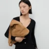 Gerippte Strickjacke mit Knöpfen Gerippte Strickjacke mit Knöpfen