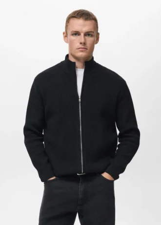 Gerippte Strickjacke mit Reißverschluss