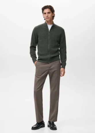 Gerippte Strickjacke mit Reißverschluss