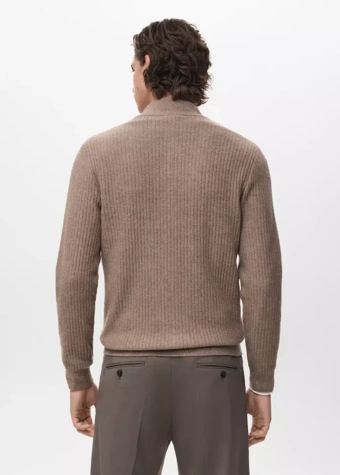 Gerippte Strickjacke mit Reißverschluss