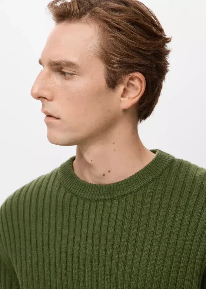 Gerippter Pullover aus Wollmischung