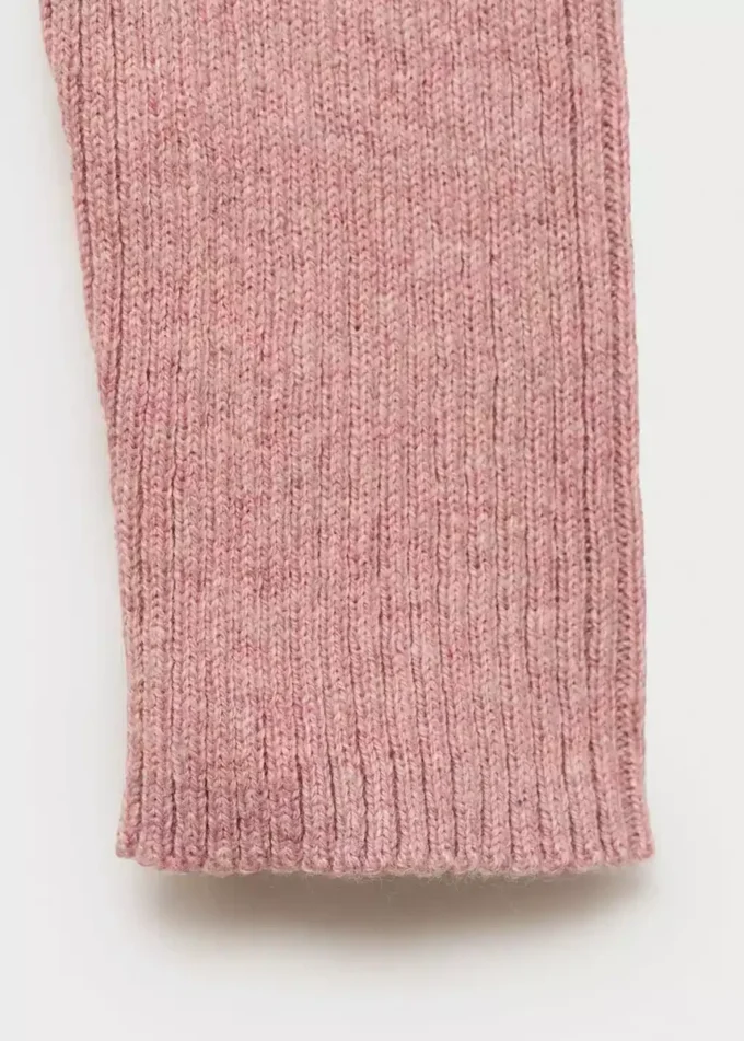 Gerippter Pullover mit Knöpfen Gerippter Pullover mit Knöpfen