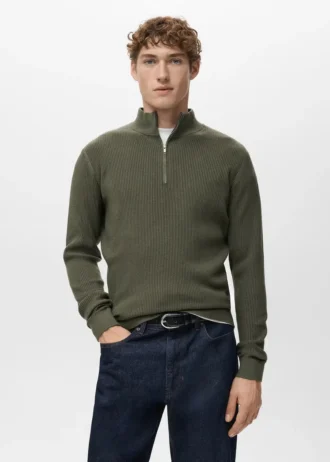 Gerippter Pullover mit Reißverschluss am Hals