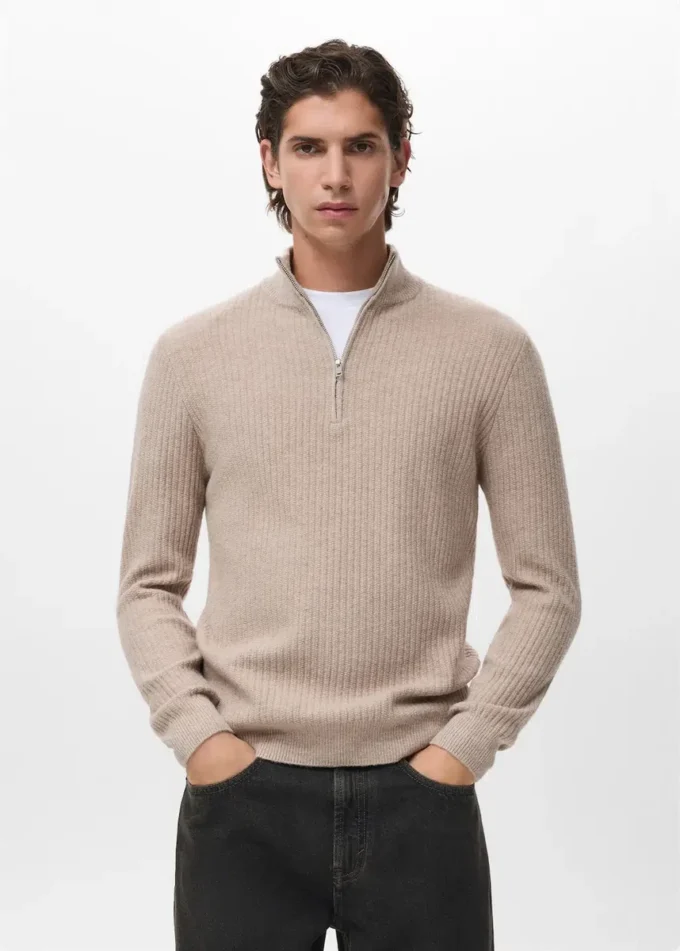 Gerippter Pullover mit Reißverschluss am Hals