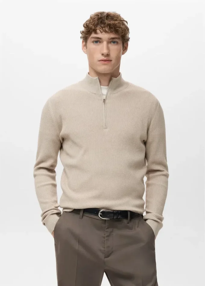 Gerippter Pullover mit Reißverschluss am Hals