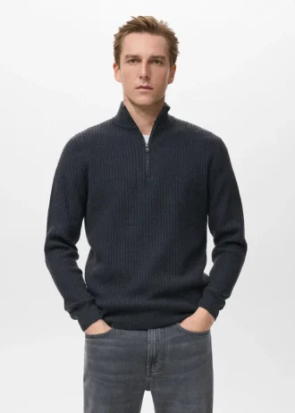 Gerippter Pullover mit Reißverschluss am Hals