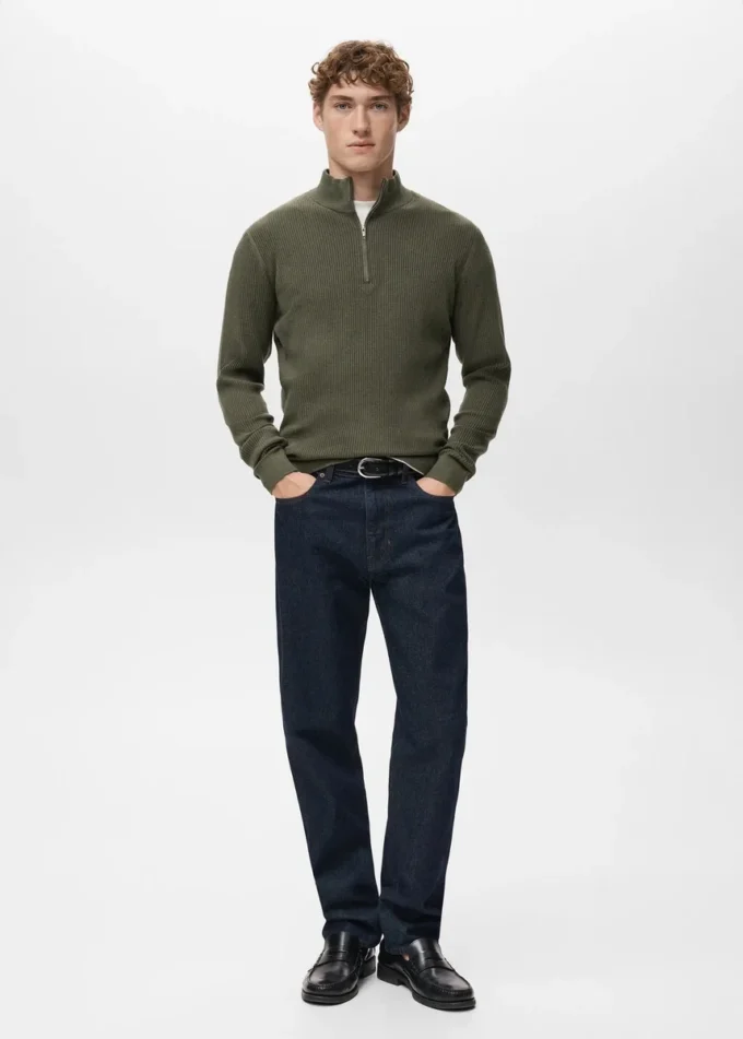 Gerippter Pullover mit Reißverschluss am Hals