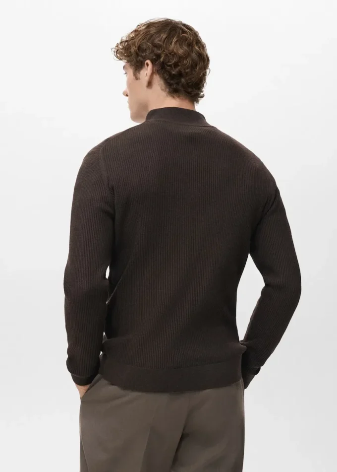 Gerippter Pullover mit Reißverschluss am Hals