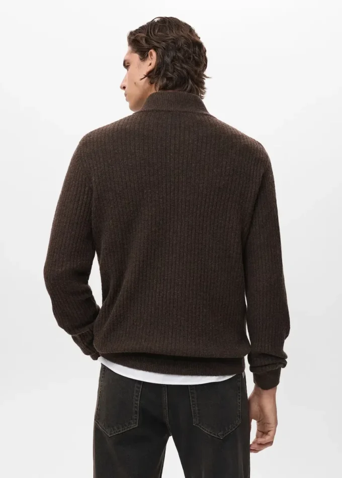 Gerippter Pullover mit Reißverschluss am Hals
