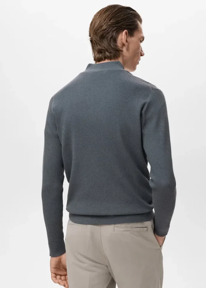 Gerippter Pullover mit Reißverschluss am Hals