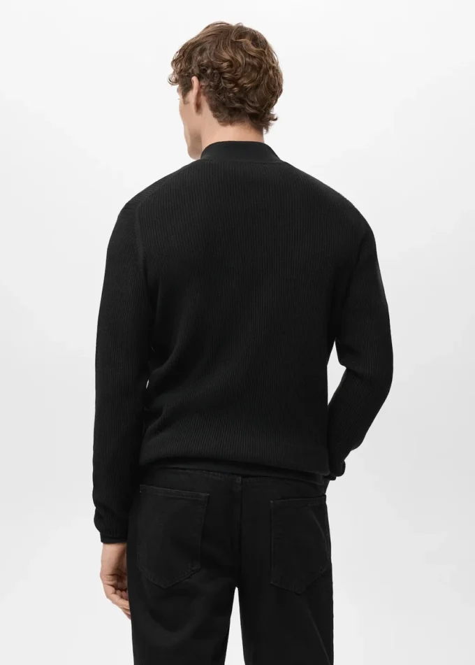 Gerippter Pullover mit Reißverschluss am Hals