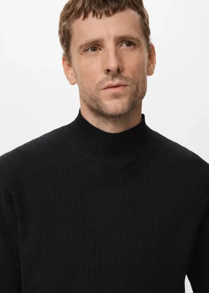 Gerippter Rollkragenpullover