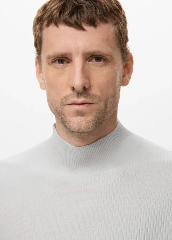Gerippter Rollkragenpullover