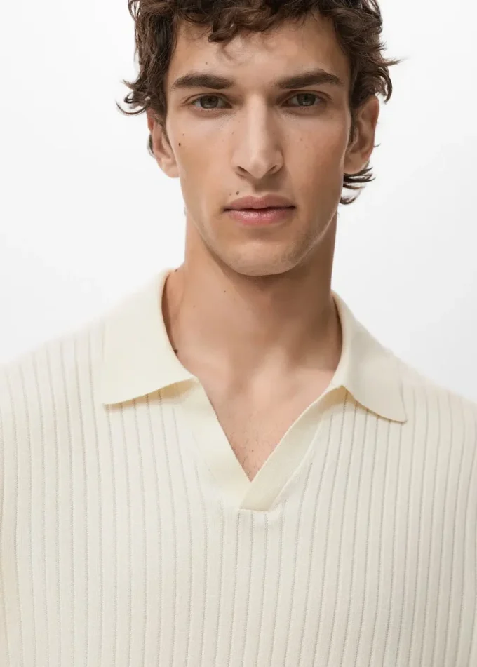 Gerippter Strick-Polo-Pullover
