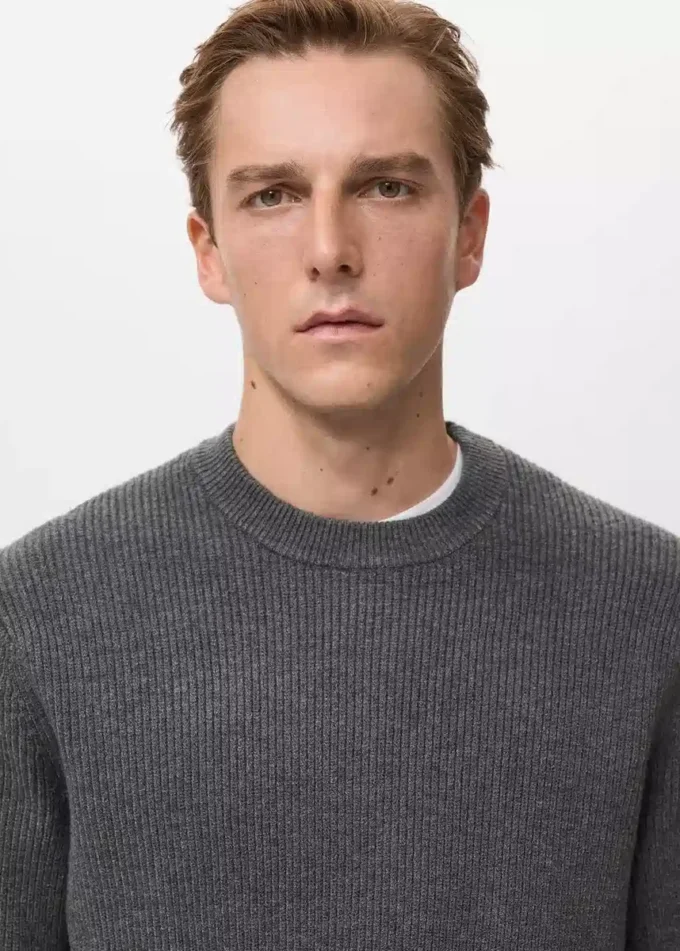 Gerippter Strickpullover